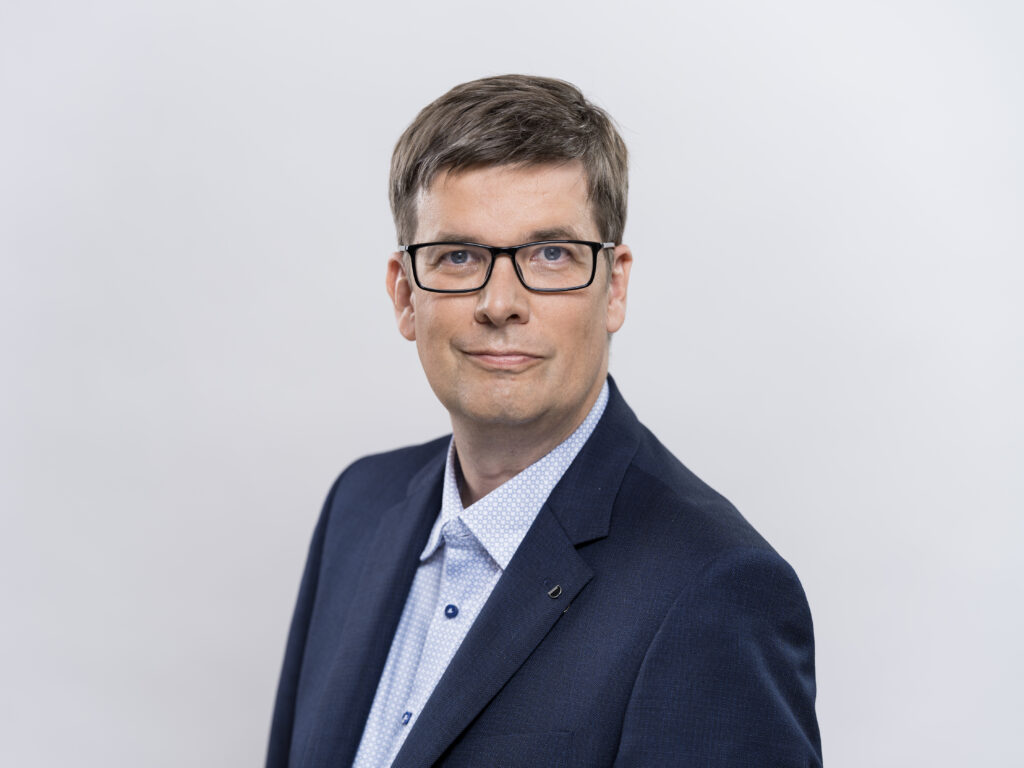 Matthias Anbuhl, Chairman of the Board, DSW